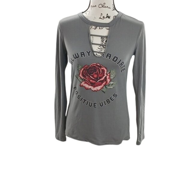 Wound Up Shirt Floral Rose Positive Vibes Long Sleeve Stretch V-Neck Siz… - Picture 1 of 6